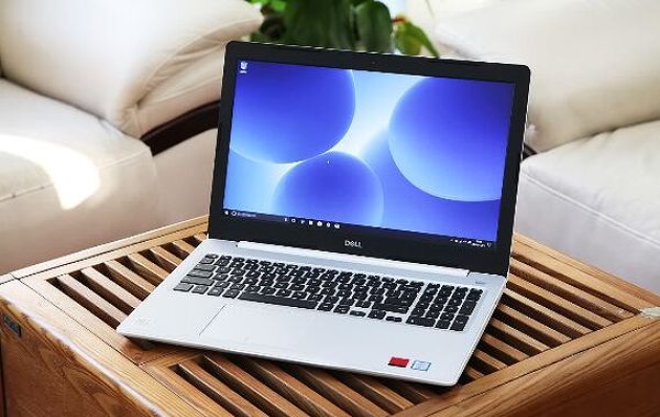 Trải Nghiệm Laptop Dell Inspiron 15 5570: Lựa Chọn Đáng Cân Nhắc Cho Sinh Viên