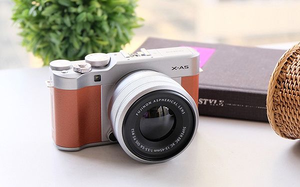 Đánh Giá Fujifilm X5 - đem đến chất lượng ảnh cực tốt