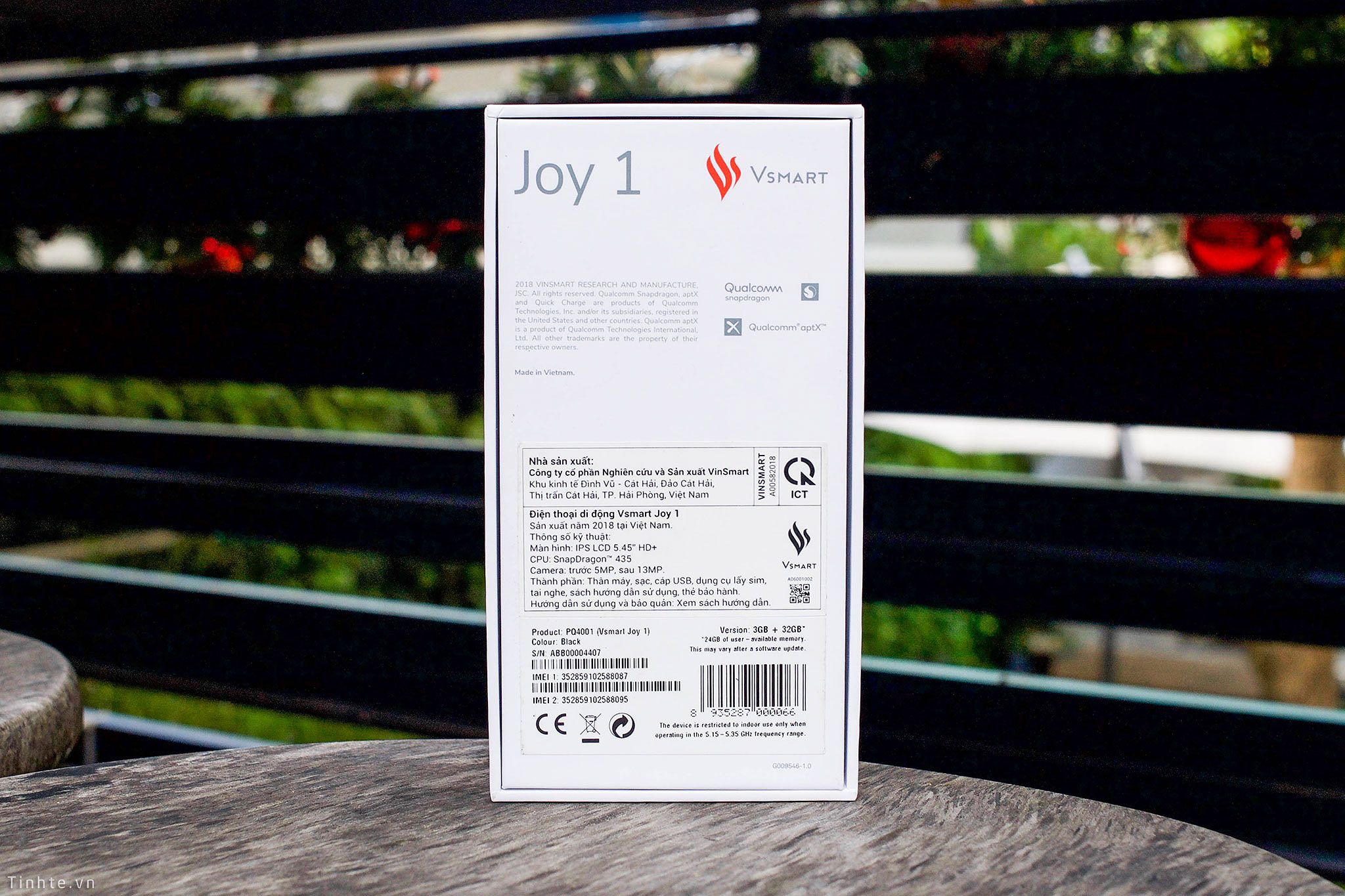 Mặt sau điện thoại Vsmart Joy 1