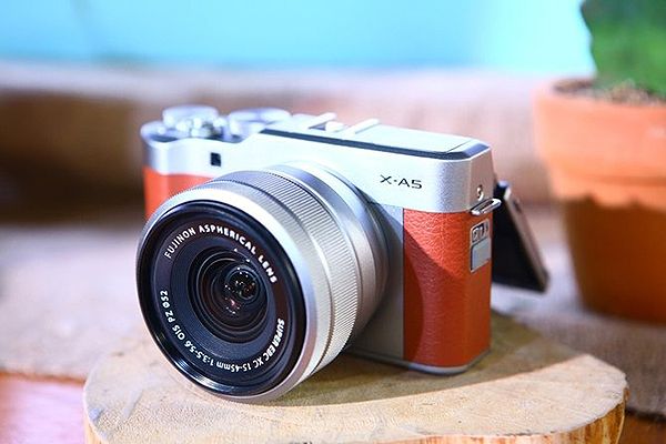 Máy ảnh Fujifilm XA5 phù hợp với học sinh sinh viên