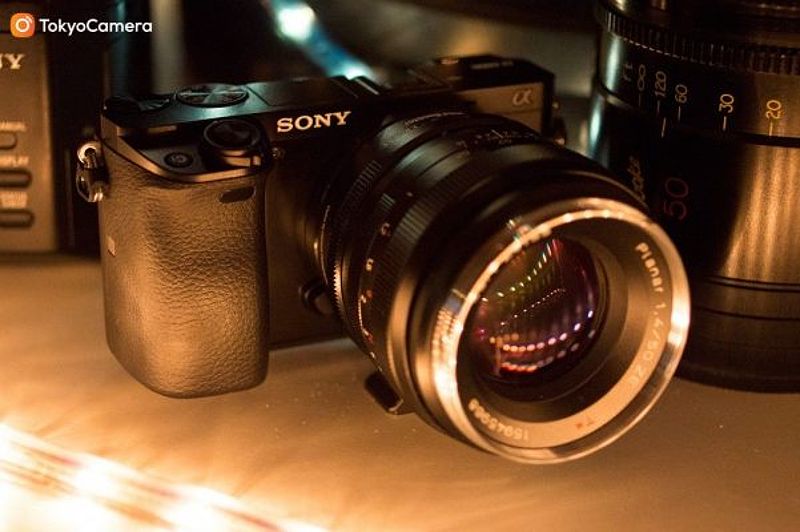 Ống kính máy ảnh Sony A6000